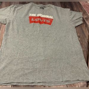 Levi’s tshirt